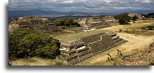 Północny plac::Monte Alban, Oaxaca, Meksyk::